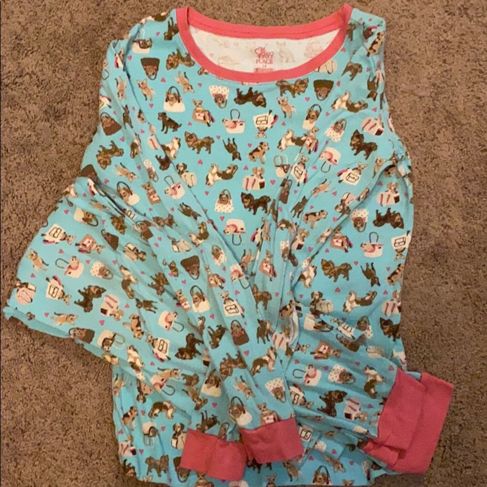 Girls size 14 long sleeved/pant pajamas